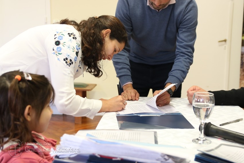 Los beneficiarios de los lotes de la quinta de Rollan firmaron los bol