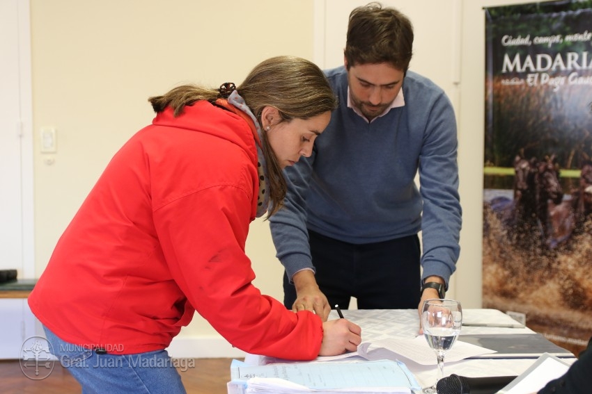 Los beneficiarios de los lotes de la quinta de Rollan firmaron los bol