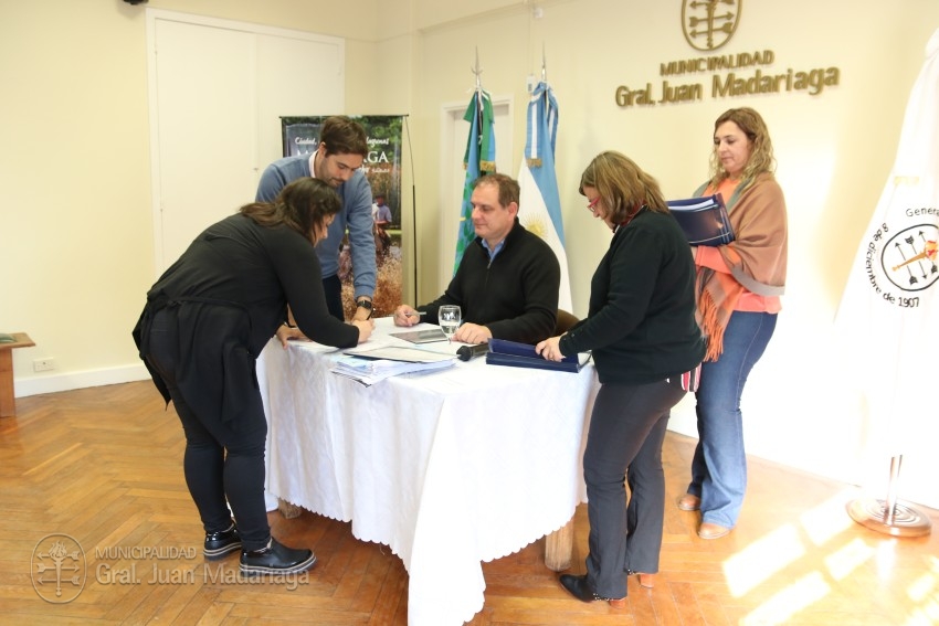 Los beneficiarios de los lotes de la quinta de Rollan firmaron los bol