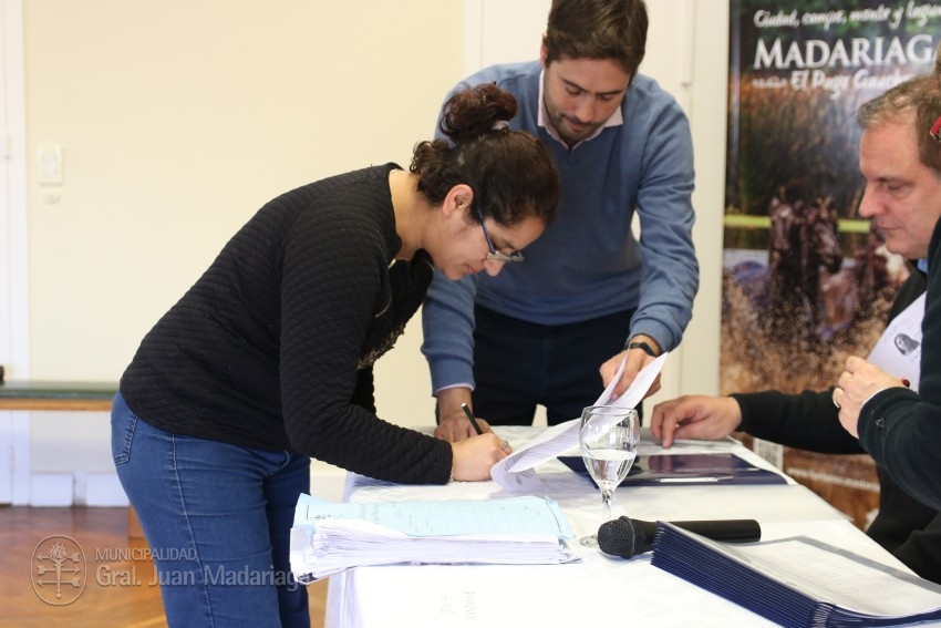 Los beneficiarios de los lotes de la quinta de Rollan firmaron los bol