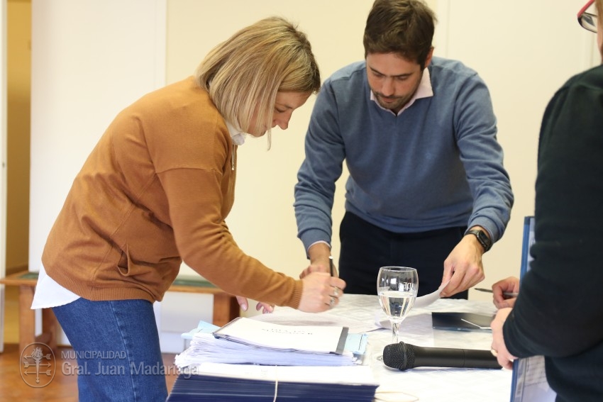 Los beneficiarios de los lotes de la quinta de Rollan firmaron los bol