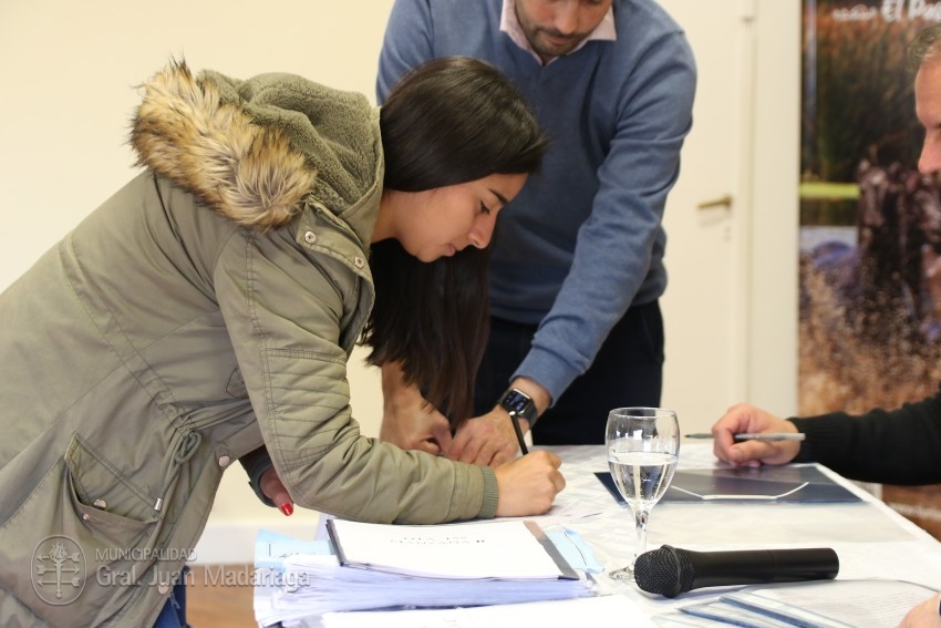 Los beneficiarios de los lotes de la quinta de Rollan firmaron los bol