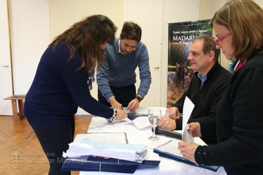 Los beneficiarios de los lotes de la quinta de Rollan firmaron los bol