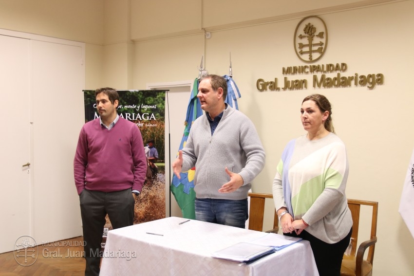 Los beneficiarios de los 16 lotes sorteados en febrero firmaron el bol