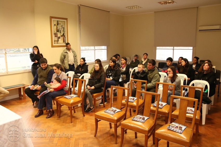 Los beneficiarios de los 16 lotes sorteados en febrero firmaron el bol