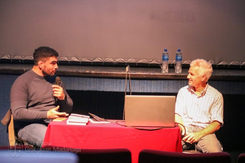 Eduardo Oderigo deslumbr� al p�blico con su charla sobre los Espartano