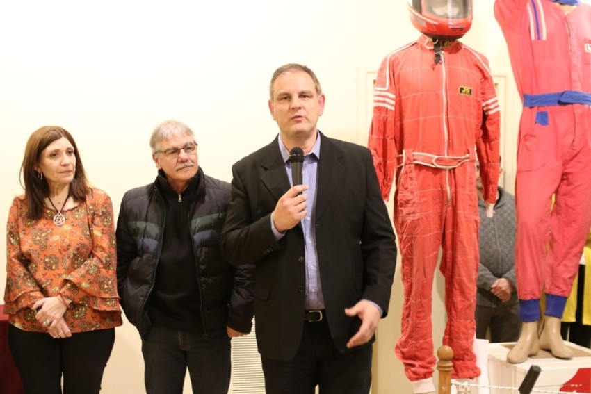 Con un excelente marco de pblico se inaugur la muestra  fotogrfica 