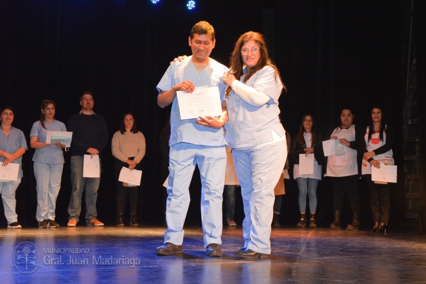 Egresados de distintas carreras terciarias tuvieron su acto de colaci