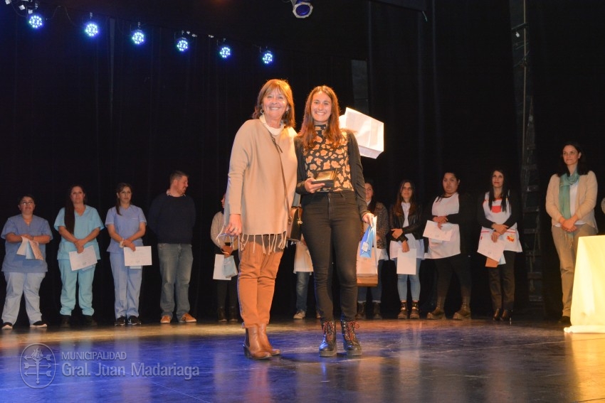 Egresados de distintas carreras terciarias tuvieron su acto de colaci