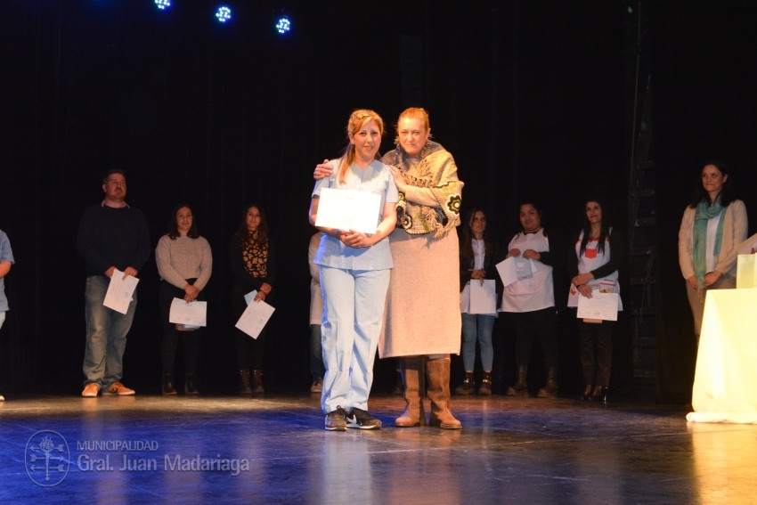 Egresados de distintas carreras terciarias tuvieron su acto de colaci