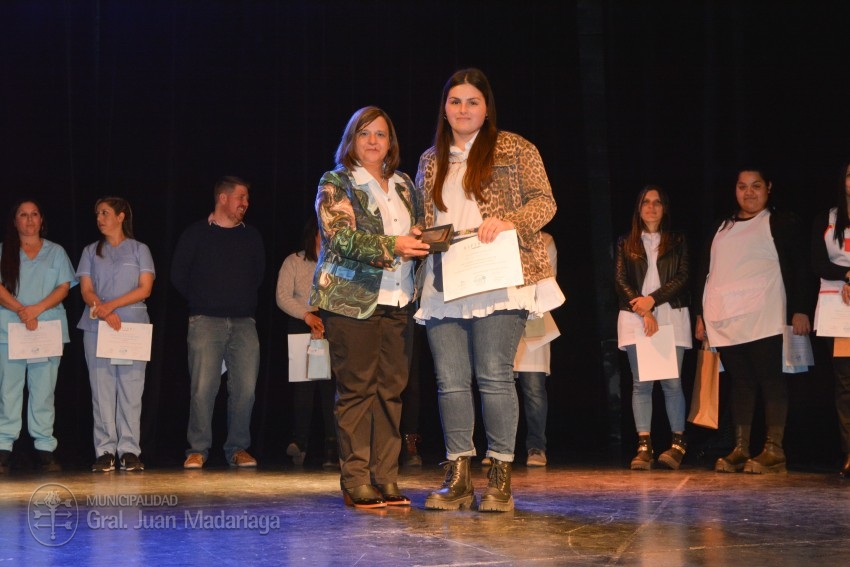 Egresados de distintas carreras terciarias tuvieron su acto de colaci