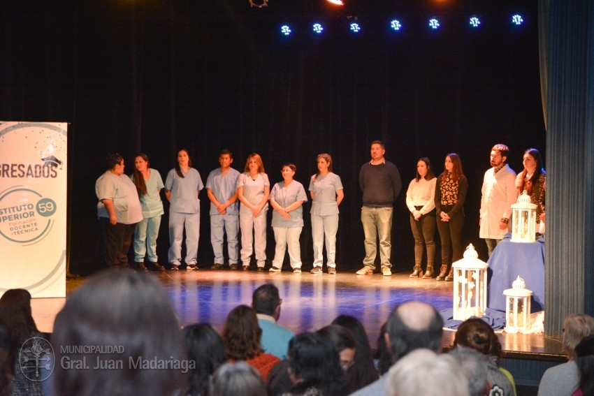 Egresados de distintas carreras terciarias tuvieron su acto de colaci