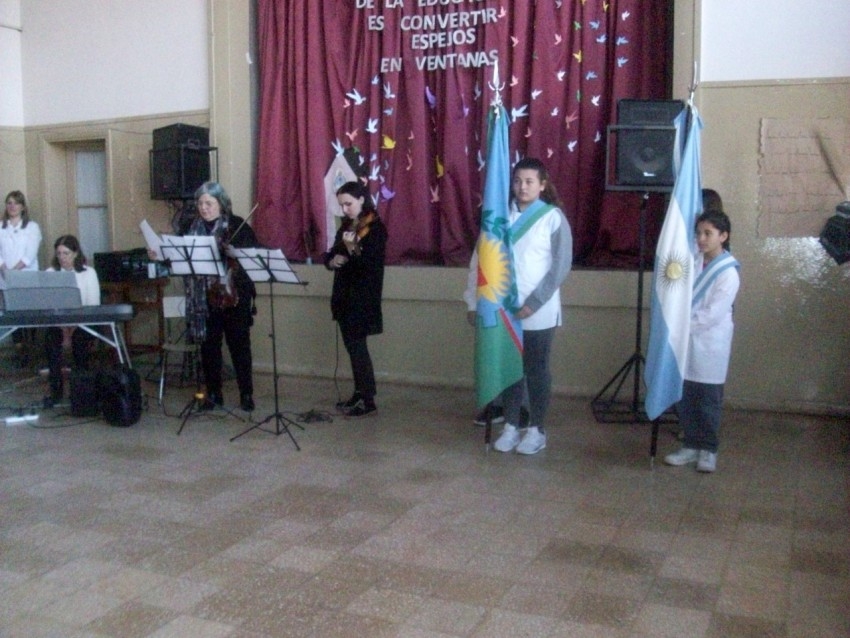 Acto central por el Da del Maestro