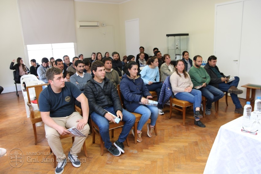 Hoy 40 vecinos firmaron los boletos de compra venta de sus lotes