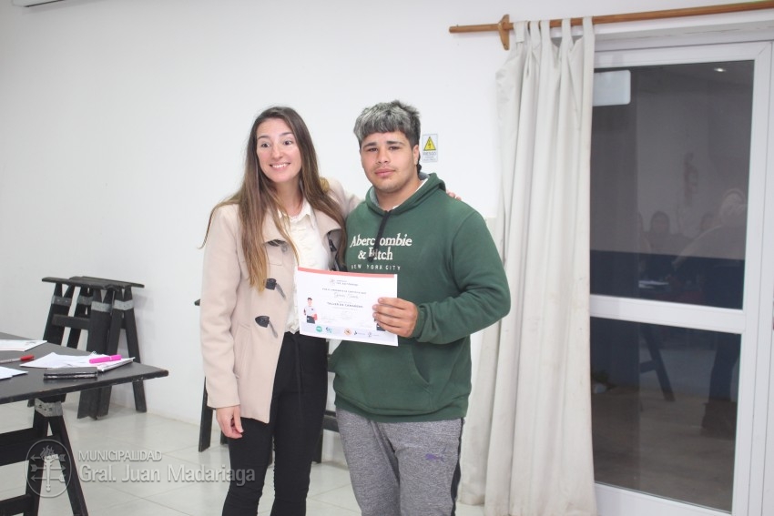 Otorgaron los certificados a 51 madariaguenses que culminaron el curso
