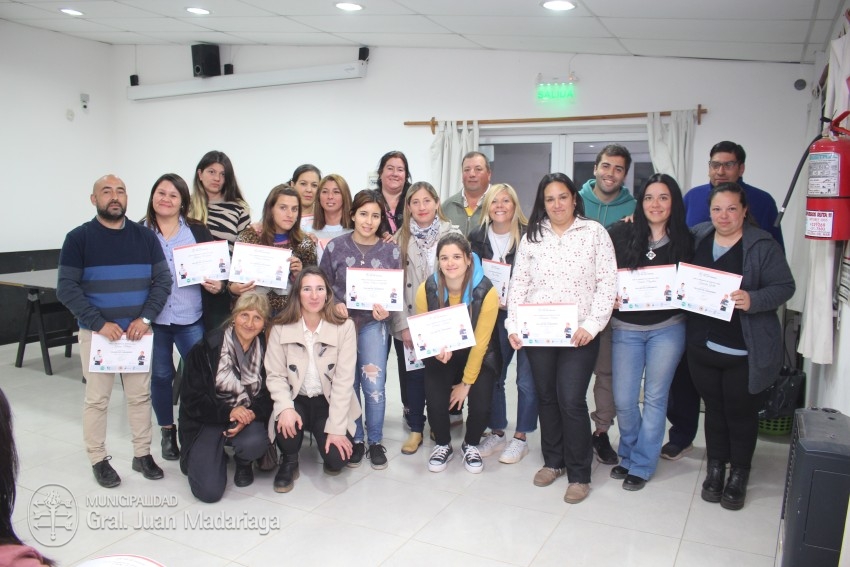 Otorgaron los certificados a 51 madariaguenses que culminaron el curso