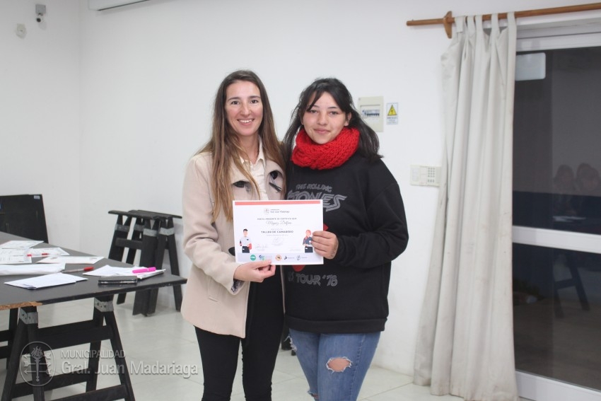 Otorgaron los certificados a 51 madariaguenses que culminaron el curso