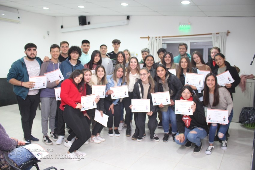 Otorgaron los certificados a 51 madariaguenses que culminaron el curso