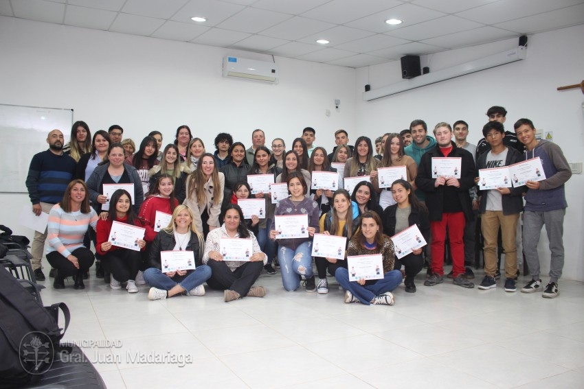Otorgaron los certificados a 51 madariaguenses que culminaron el curso