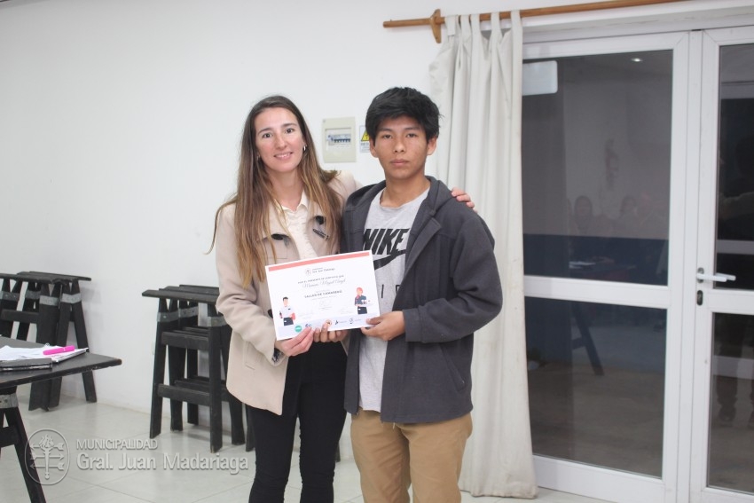 Otorgaron los certificados a 51 madariaguenses que culminaron el curso