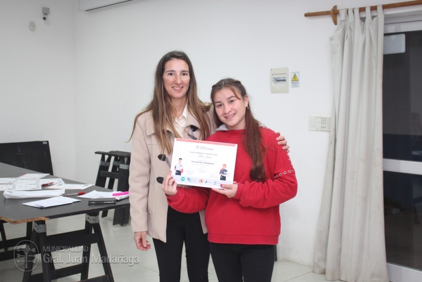 Otorgaron los certificados a 51 madariaguenses que culminaron el curso