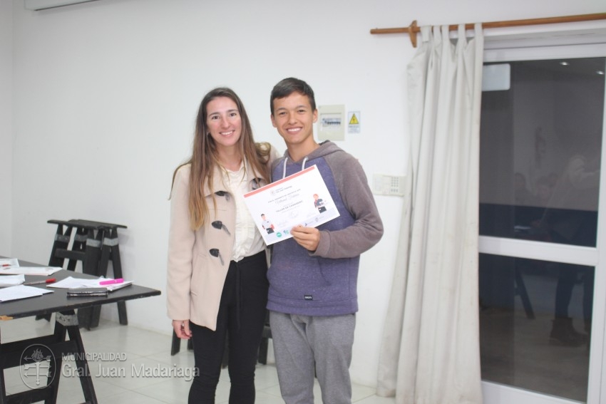 Otorgaron los certificados a 51 madariaguenses que culminaron el curso