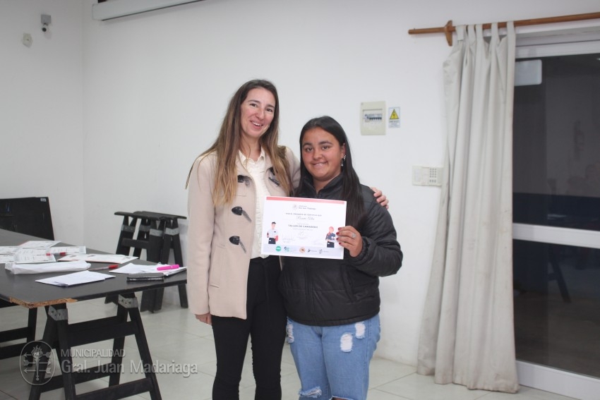 Otorgaron los certificados a 51 madariaguenses que culminaron el curso