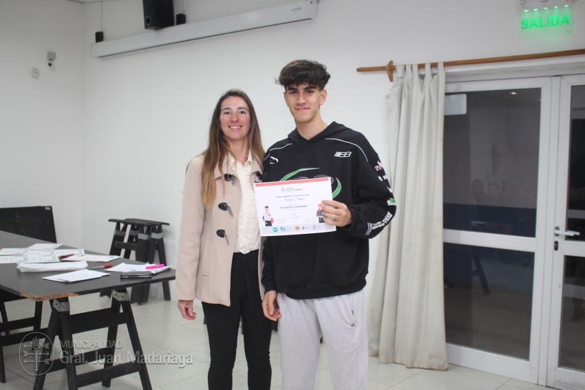 Otorgaron los certificados a 51 madariaguenses que culminaron el curso