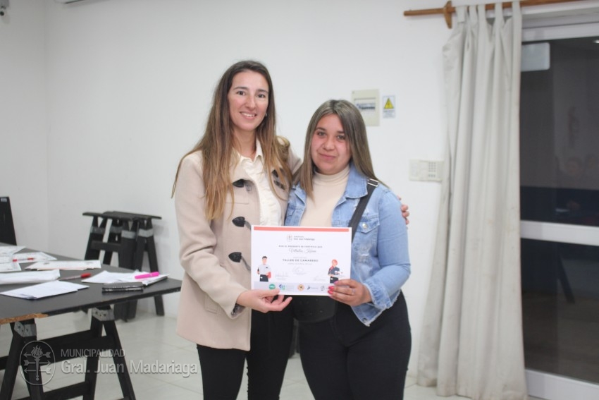 Otorgaron los certificados a 51 madariaguenses que culminaron el curso