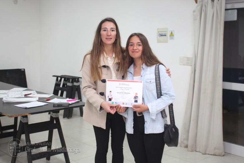 Otorgaron los certificados a 51 madariaguenses que culminaron el curso