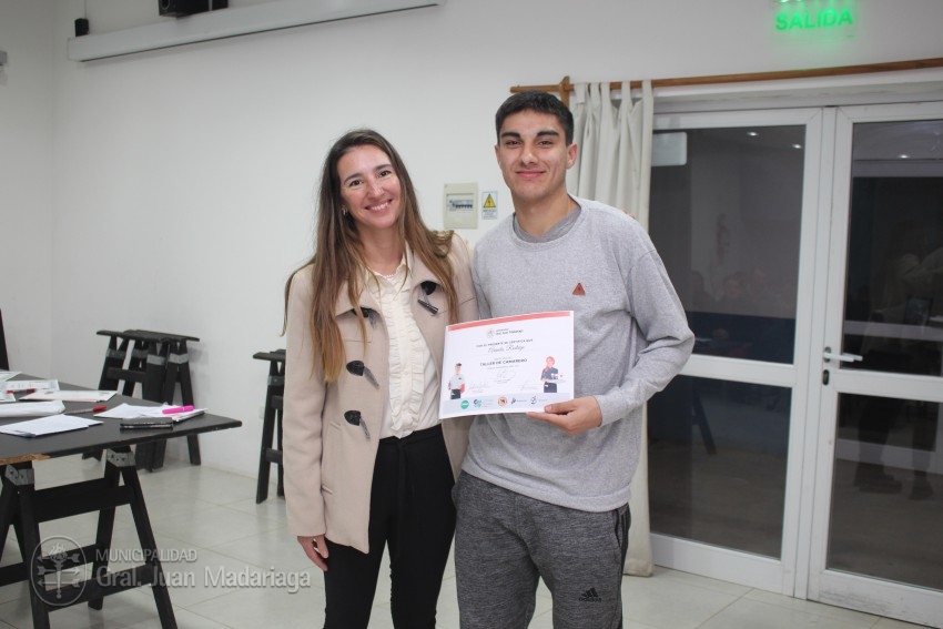 Otorgaron los certificados a 51 madariaguenses que culminaron el curso