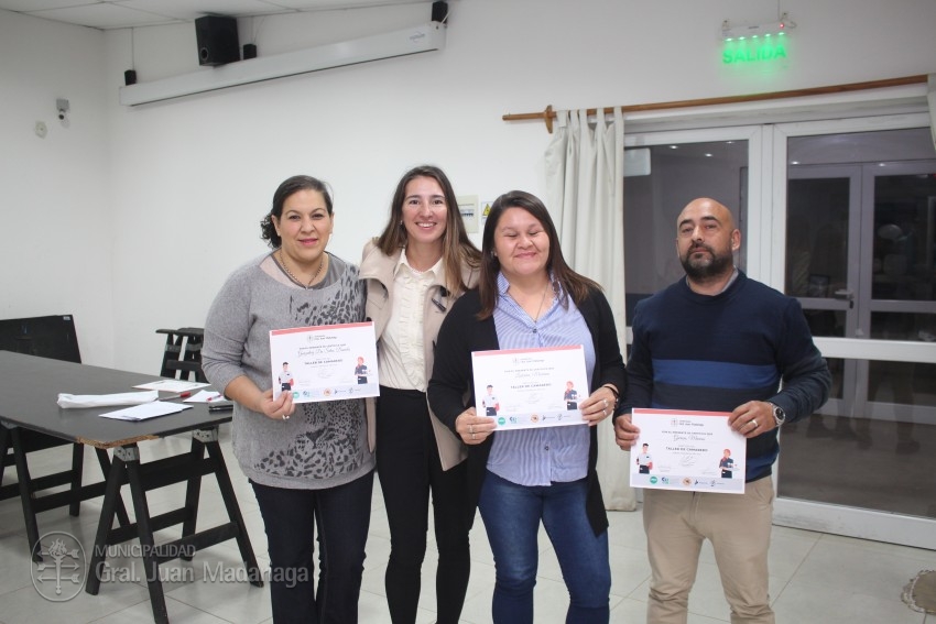 Otorgaron los certificados a 51 madariaguenses que culminaron el curso