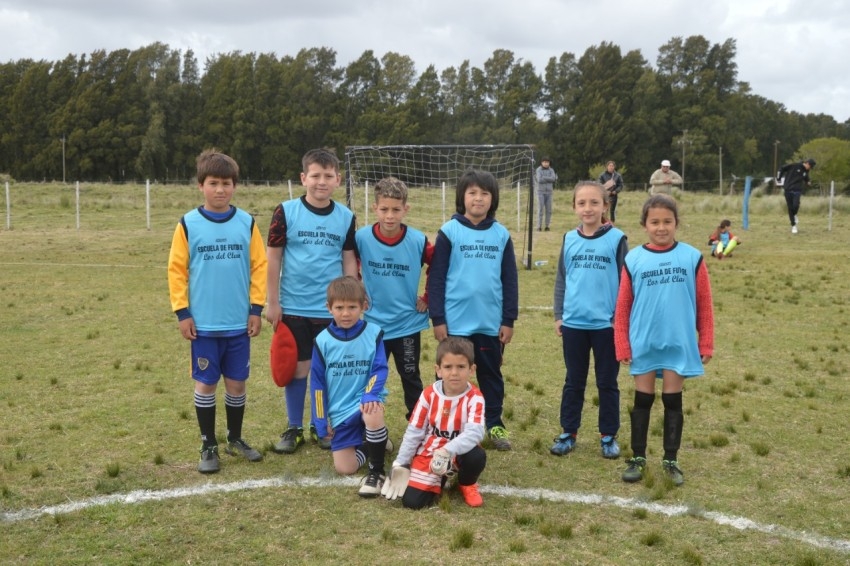 M�s de 100 chicos participaron del primer Encuentro de Escuelitas de F