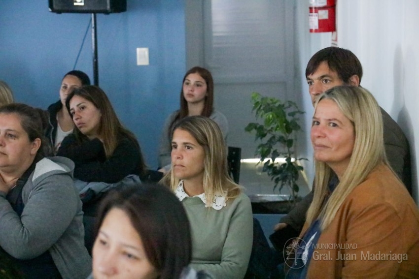 Jos Mara Cirelli disert sobre Autismo