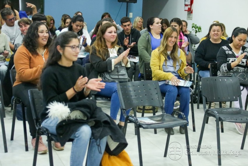 Jos Mara Cirelli disert sobre Autismo