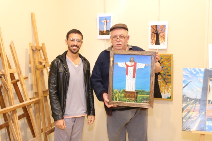 Con la donacin de los cuadros finaliz la muestra de Arte y Fotograf