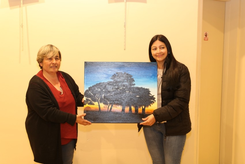 Con la donacin de los cuadros finaliz la muestra de Arte y Fotograf