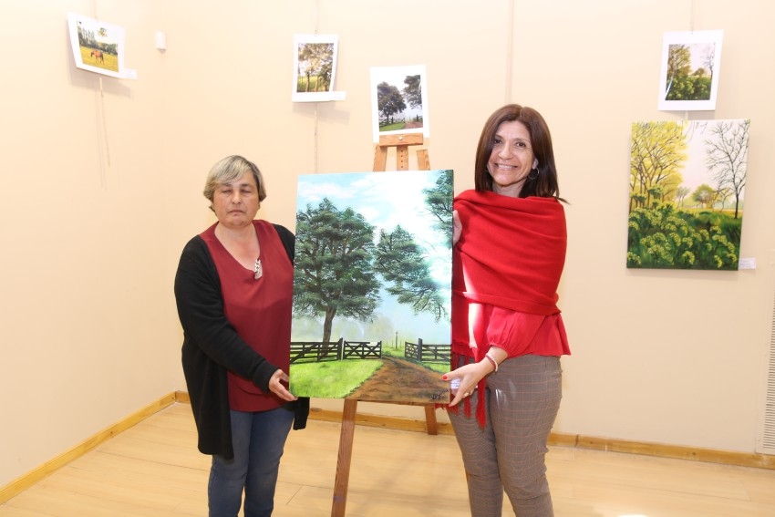 Con la donacin de los cuadros finaliz la muestra de Arte y Fotograf
