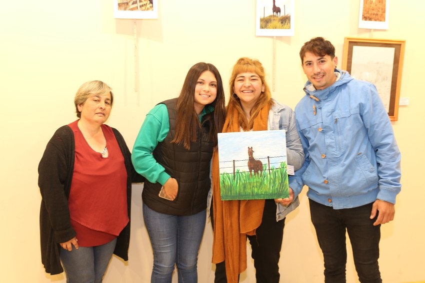 Con la donacin de los cuadros finaliz la muestra de Arte y Fotograf