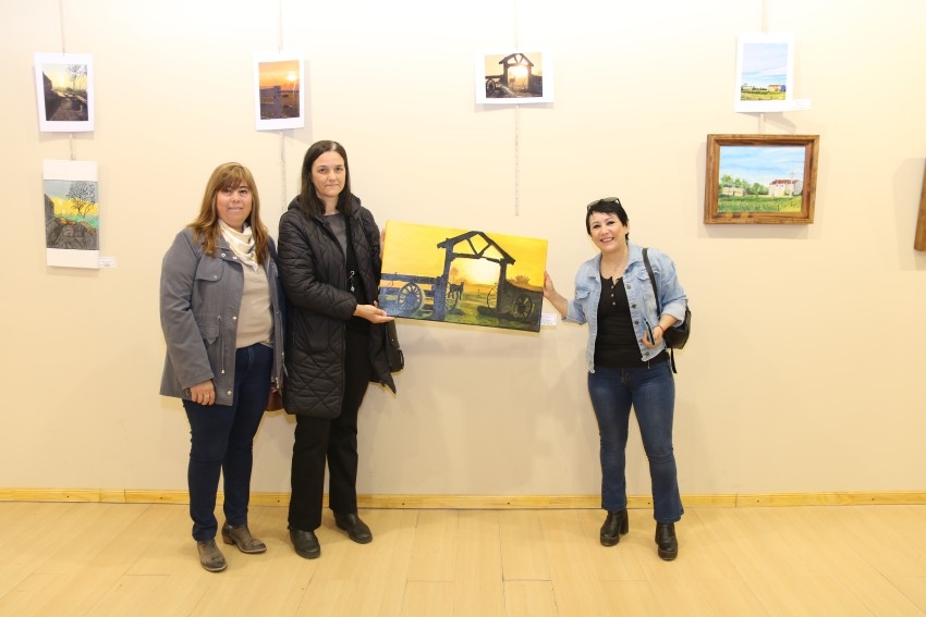 Con la donacin de los cuadros finaliz la muestra de Arte y Fotograf