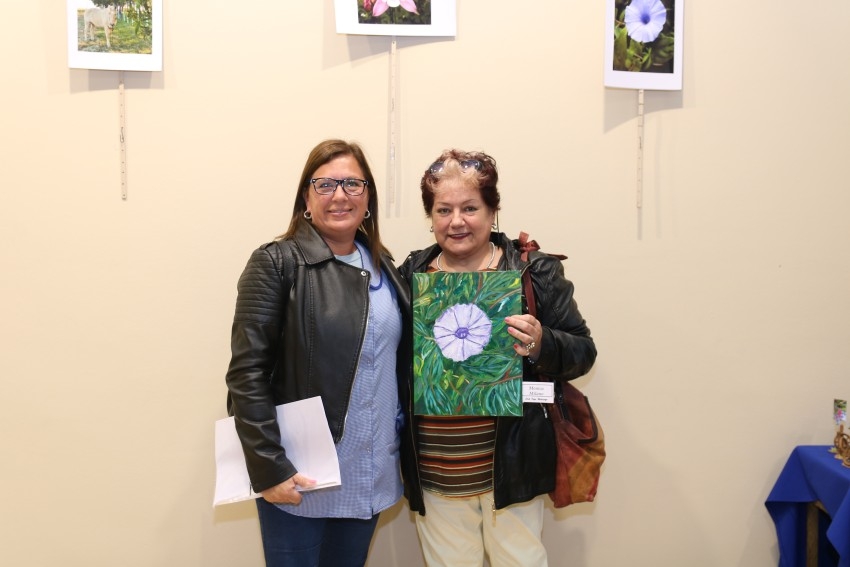Con la donacin de los cuadros finaliz la muestra de Arte y Fotograf