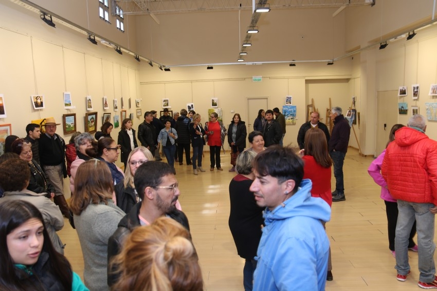 Con la donacin de los cuadros finaliz la muestra de Arte y Fotograf