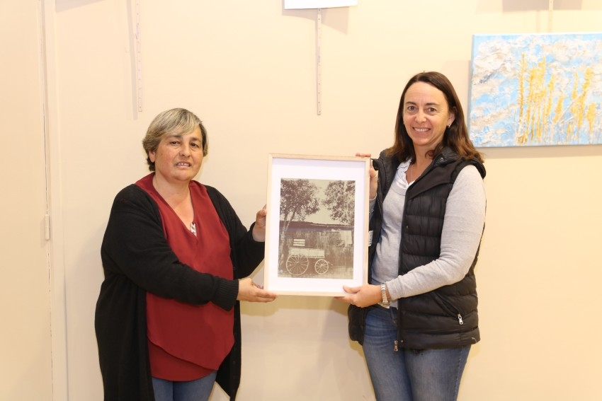 Con la donacin de los cuadros finaliz la muestra de Arte y Fotograf