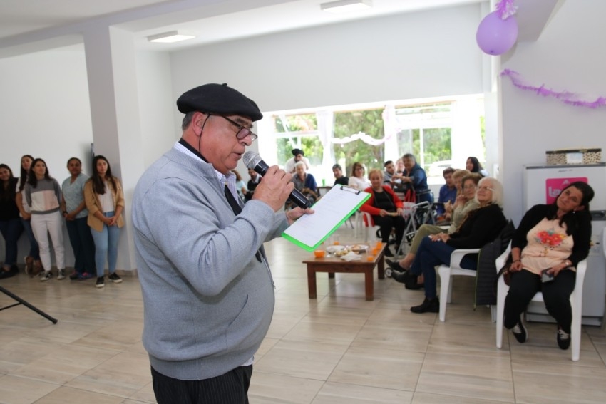 Los abuelos del Hogar La Sagrada Familia festejaron el mes de la famil