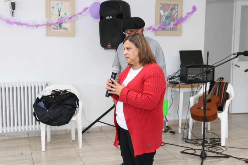 Los abuelos del Hogar La Sagrada Familia festejaron el mes de la famil