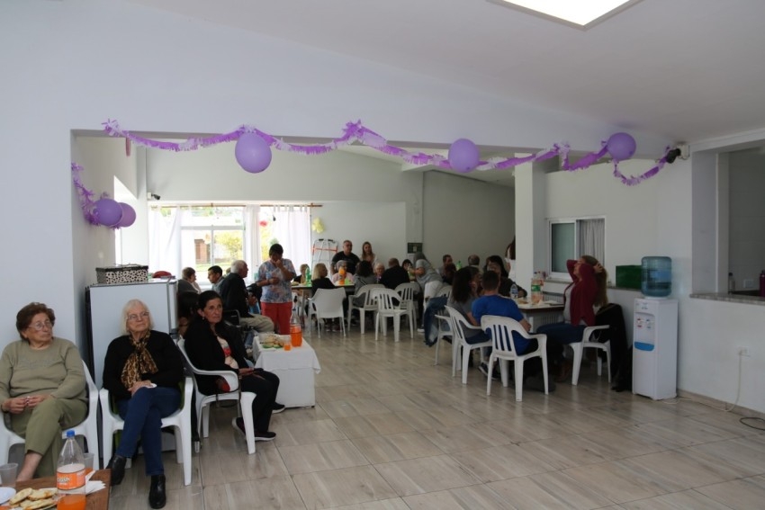 Los abuelos del Hogar La Sagrada Familia festejaron el mes de la famil