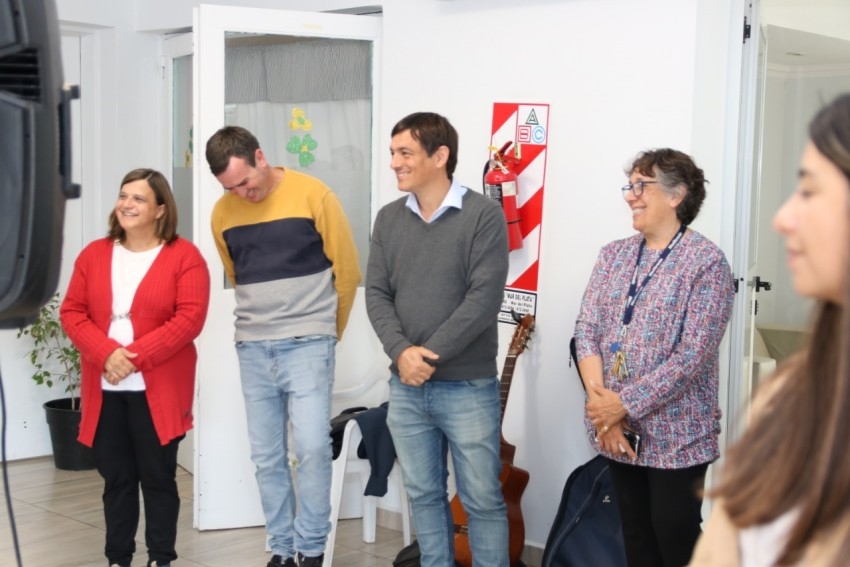 Los abuelos del Hogar La Sagrada Familia festejaron el mes de la famil