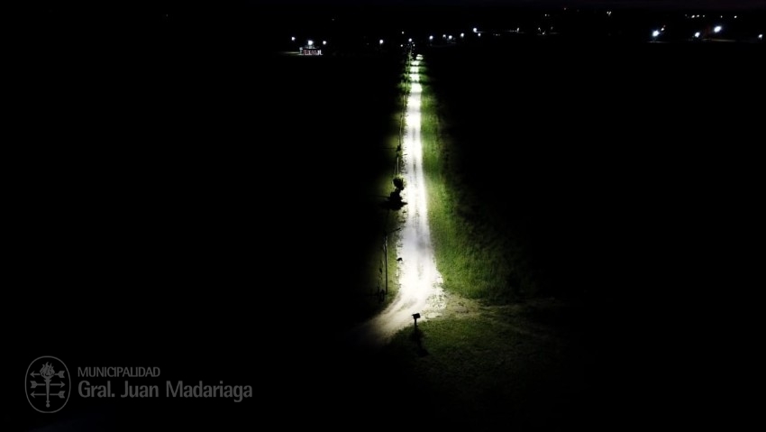 Se inaugur la iluminacin de la colectora del barrio Los Pinos