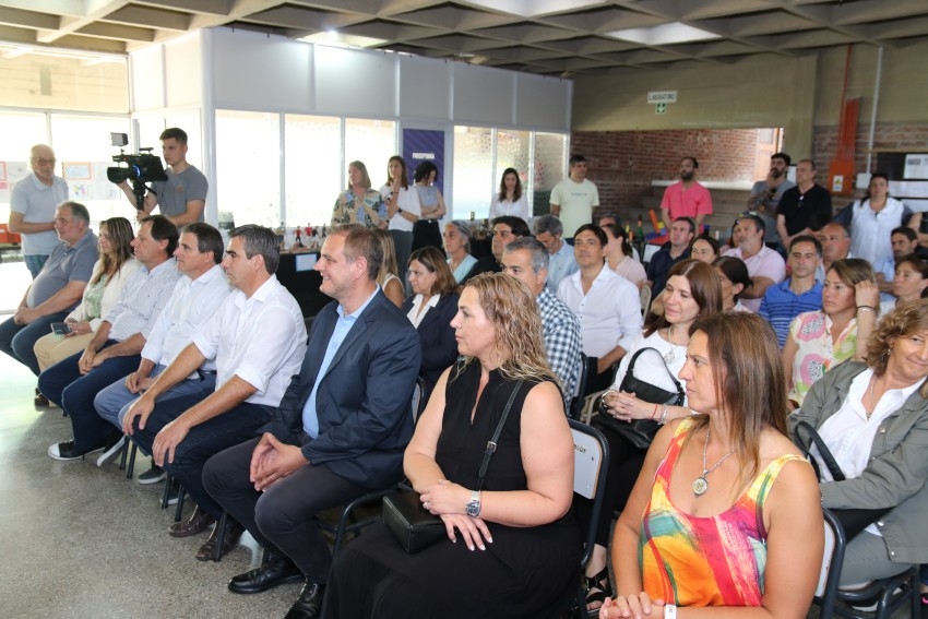 Inauguraron ocho aulas y sanitarios en la Escuela de Educación Técnica