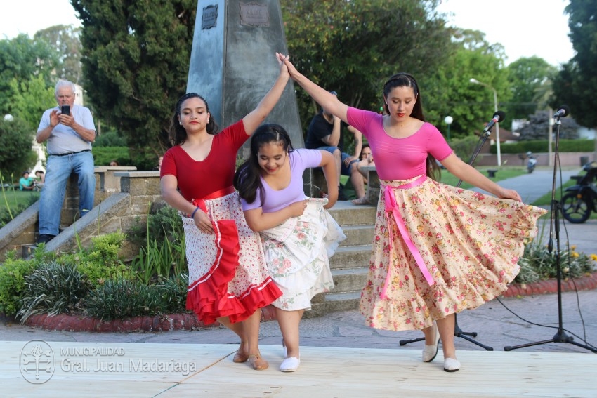 Bellas Artes se exhibió en la plaza San Martín